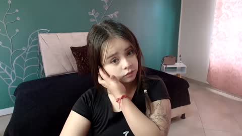 Snapshot of mariamcute_ chatting on December 17, 2024, 8:21 pm M A R I A N A online show from December 17, 2024, 8:21 pm