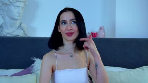 MariaMenson online show from January 31, 2025, 9:37 pm