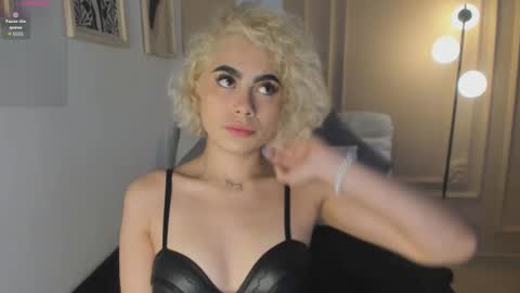 Snapshot of marian_pinzon chatting on February 2, 2026, 7:01 pm Marian online show from February 2, 2026, 7:01 pm