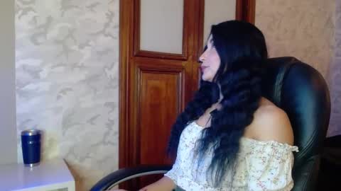 Mariana online show from November 21, 2025, 11:31 am