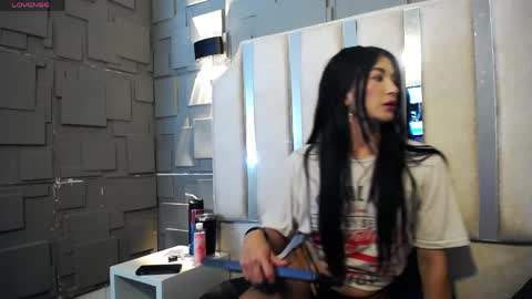 Mariana online show from April 8, 2026, 2:55 am