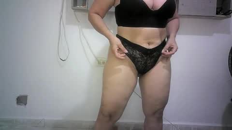 mariana995649 online show from April 26, 2026, 2:42 am