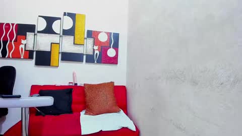 mariana_16_ online show from January 17, 2025, 8:33 pm