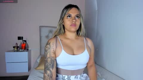 Mariana Roe online show from November 18, 2025, 3:05 pm