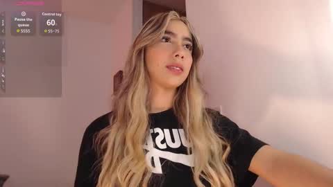 Mariana online show from September 19, 2025, 8:42 pm