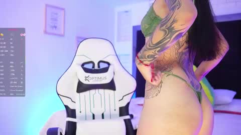 Mariana  online show from November 10, 2025, 7:02 pm