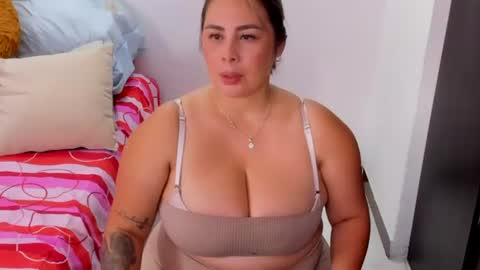 Snapshot of mariana_mr chatting on July 8, 2026, 1:15 pm M A R I A N A online show from July 8, 2026, 1:15 pm