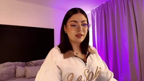 Snapshot of mariana_owen chatting on May 15, 2026, 12:01 pm online show from May 15, 2026, 12:01 pm