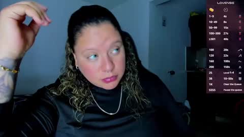 Snapshot of mariana_smittt chatting on January 17, 2025, 11:18 pm   Independent Model online show from January 17, 2025, 11:18 pm