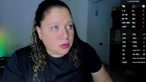 Snapshot of mariana_smittt chatting on March 9, 2025, 11:14 pm   Independent Model online show from March 9, 2025, 11:14 pm