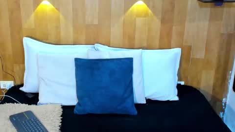 Mariana Angel online show from October 23, 2025, 7:01 pm