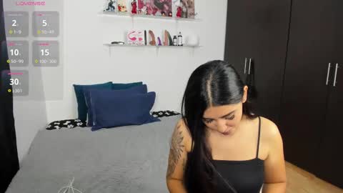 MARIANA Y VALENTINA online show from September 9, 2025, 11:10 am