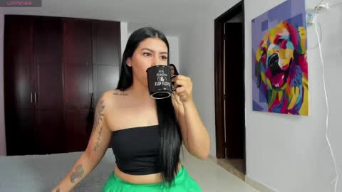 MARIANA Y VALENTINA online show from April 15, 2026, 11:06 am