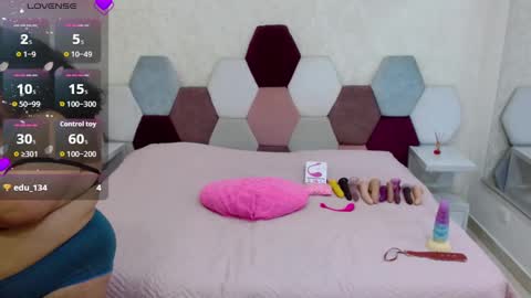 mariana online show from September 29, 2025, 4:12 pm