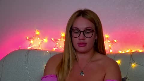 Snapshot of marianeumann chatting on December 13, 2024, 10:02 pm Maria online show from December 13, 2024, 10:02 pm