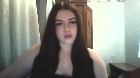 mariangloom online show from July 16, 2026, 2:45 pm