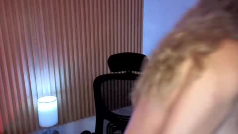 Marian Love  online show from April 8, 2026, 10:48 am