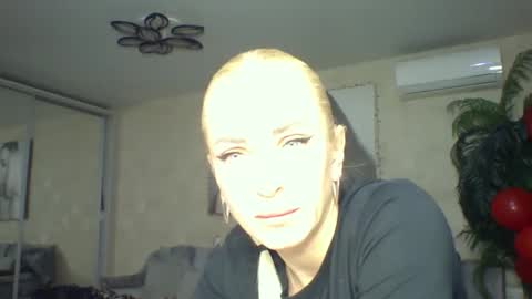 Snapshot of marianna1977 chatting on February 22, 2025, 8:31 pm marianna1977 online show from February 22, 2025, 8:31 pm
