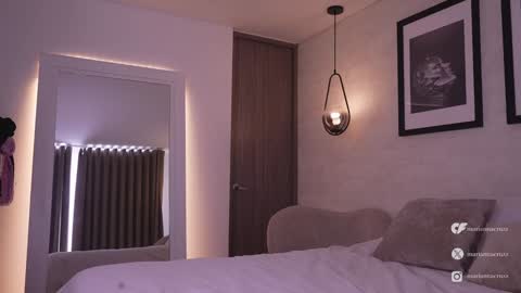 MARIANA  online show from September 9, 2025, 9:25 pm