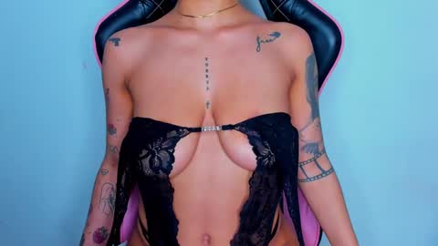 M A R I A N E online show from January 28, 2025, 5:54 am