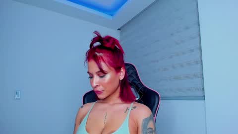 M A R I A N E online show from February 17, 2025, 9:13 am