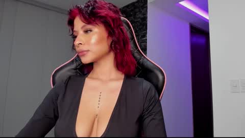 M A R I A N E online show from February 20, 2025, 7:12 am