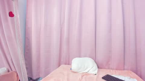Snapshot of marianrosse chatting on June 27, 2026, 12:10 pm marianrosse online show from June 27, 2026, 12:10 pm