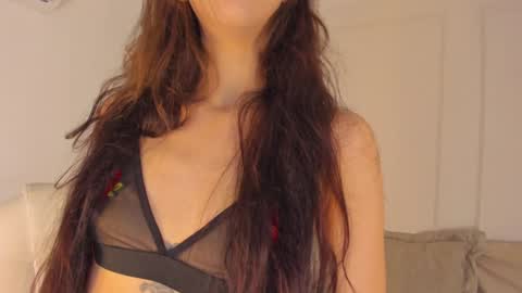 Snapshot of mariapettit chatting on January 9, 2025, 12:09 pm Maria Pettit online show from January 9, 2025, 12:09 pm