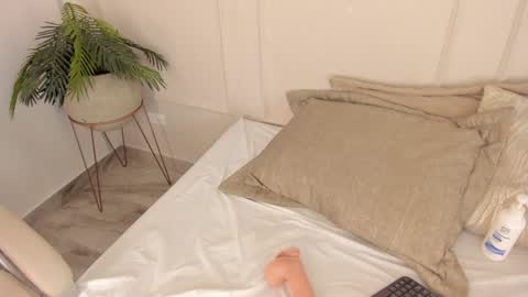 Snapshot of mariapettit chatting on January 11, 2025, 3:20 pm Maria Pettit online show from January 11, 2025, 3:20 pm