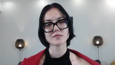 Marie Fitch online show from November 6, 2025, 3:51 am