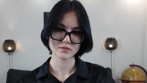 Marie Fitch online show from November 14, 2025, 5:17 am