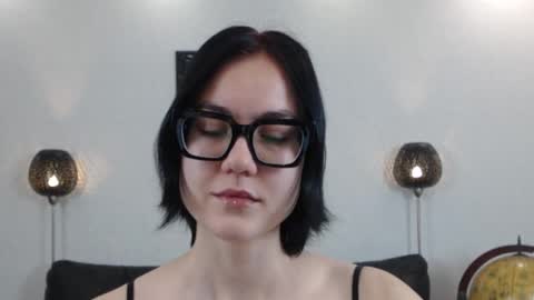 Marie Fitch online show from December 5, 2025, 1:03 am