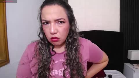 marie_hss online show from November 20, 2025, 4:29 pm