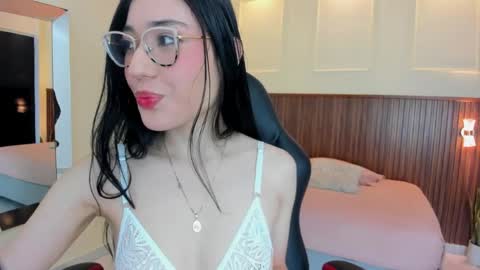 MARIE  online show from April 17, 2026, 12:30 pm