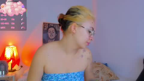 Snapshot of marieetaylor chatting on May 21, 2026, 7:10 pm Mariee online show from May 21, 2026, 7:10 pm