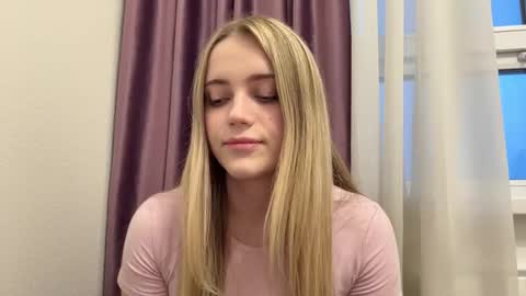 Snapshot of marielademopoulos chatting on March 4, 2026, 3:18 pm Sofia online show from March 4, 2026, 3:18 pm