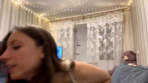 Snapshot of marielamilewski chatting on November 13, 2025, 2:05 pm Marie online show from November 13, 2025, 2:05 pm