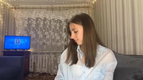 Snapshot of marielamilewski chatting on November 21, 2025, 5:00 pm Marie online show from November 21, 2025, 5:00 pm