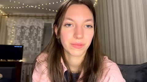 Snapshot of marielamilewski chatting on November 26, 2025, 4:30 pm Marie online show from November 26, 2025, 4:30 pm