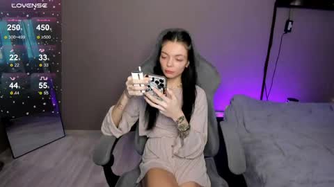 Snapshot of mariella__adams chatting on March 18, 2026, 5:32 am Maria online show from March 18, 2026, 5:32 am