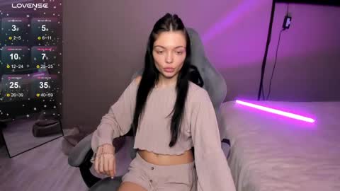 Snapshot of mariella__adams chatting on April 1, 2026, 2:25 pm Maria online show from April 1, 2026, 2:25 pm