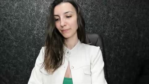 marielleanker online show from September 12, 2025, 2:11 am