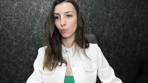 marielleanker online show from September 18, 2025, 6:15 am