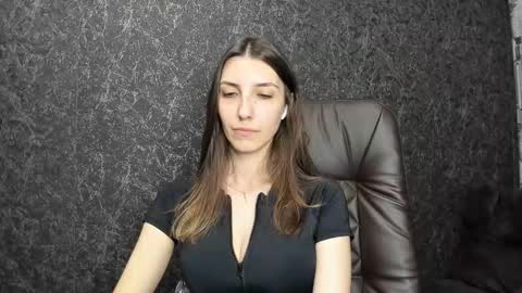 marielleanker online show from September 19, 2025, 2:51 pm