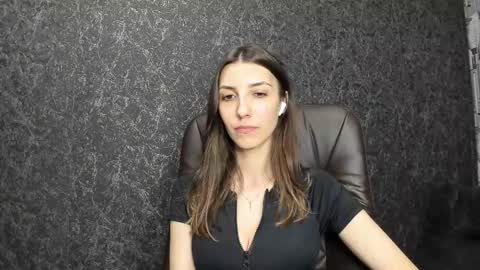 marielleanker online show from September 23, 2025, 10:51 am