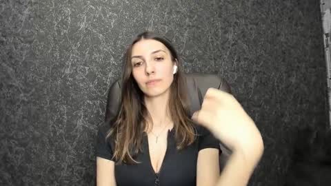 marielleanker online show from September 29, 2025, 4:06 am