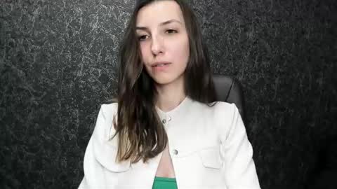 marielleanker online show from September 30, 2025, 2:11 pm