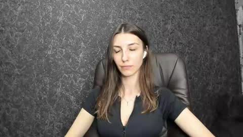 marielleanker online show from October 2, 2025, 9:05 am