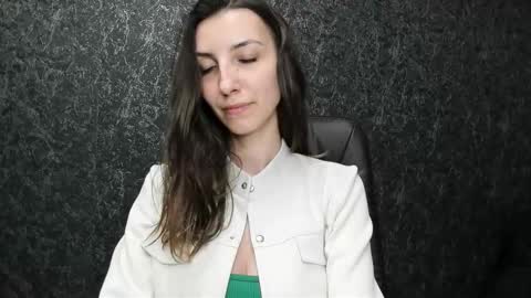 marielleanker online show from October 5, 2025, 11:08 am