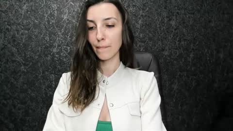 marielleanker online show from October 7, 2025, 11:46 pm